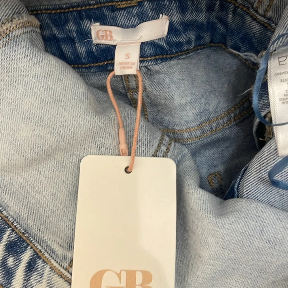 Retail price $69 runs as an xs - Picture 2 of 2